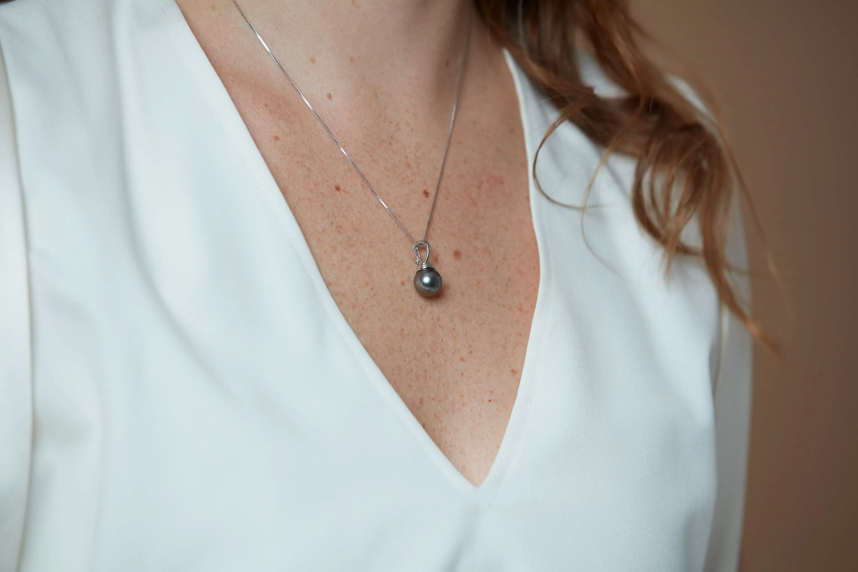 Margarita Tahitian cultured pearl pendant on sterling silver bale with chain